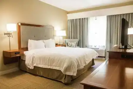 Hampton Inn Charleston-Daniel Island - 51