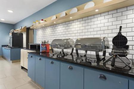 Country Inn & Suites by Radisson,, IL - 16