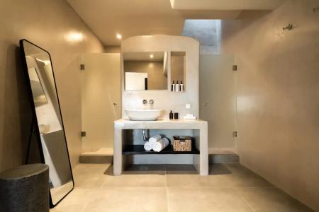 Black Diamond Suites - 100