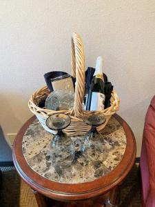 Breakers Boutique Inn - 106