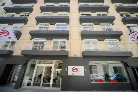 Day's Inn and Residence - 0