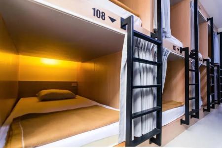 18 Coins Cafe & Hostel - 32