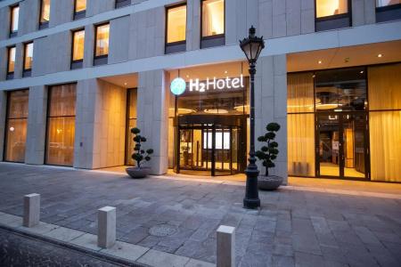 H2 Budapest - 0