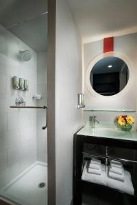 Staypineapple, Five, Downtown Seattle - 48