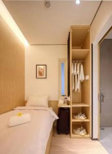 Cool Living - 24