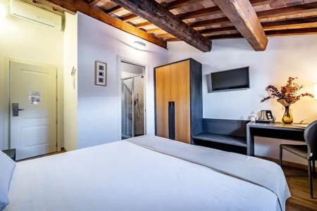 Martelli 6 Suite & - 24
