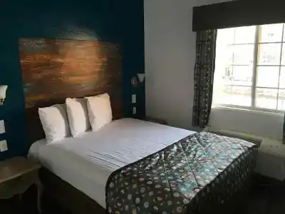 Anaheim Discovery Inn and Suites - 54
