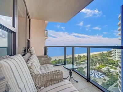 The Alexander All Suites - 808