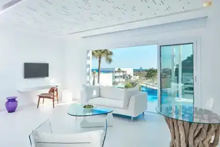 So White Club Resort - 88