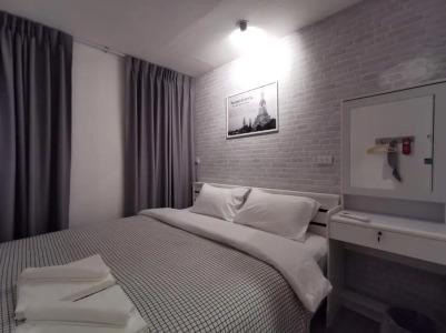 White House Hostel - 3