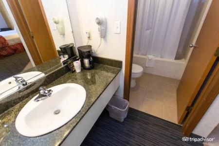 Seven Gables Inn - 4