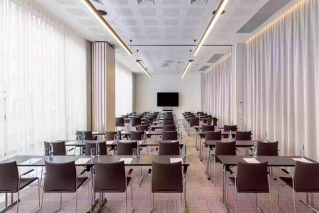 Holiday Inn Prague, An Ihg - 17