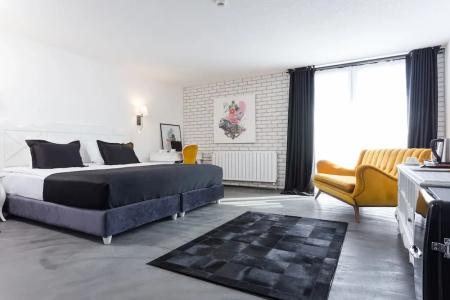 Check Inn Suite & Spa - 43