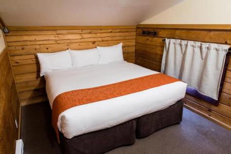 Glacier House & Resort - 133
