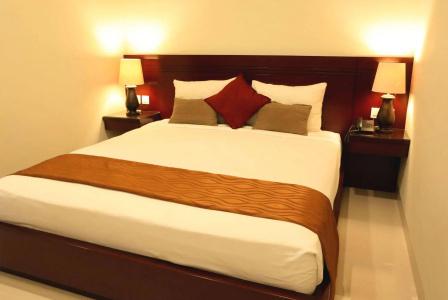Yulia Beach Inn Kuta - 4