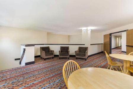 Sleep Inn Airport - 6