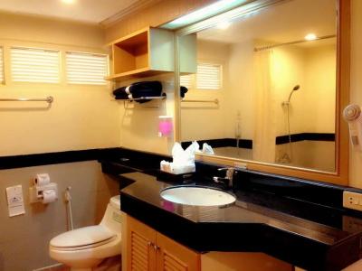 Horizon Patong Beach Resort and Spa - 5