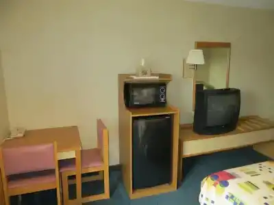 Homestyle Inn and Suites - 20