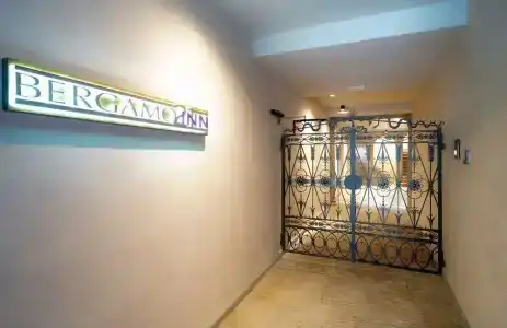 Bergamo Inn - 0