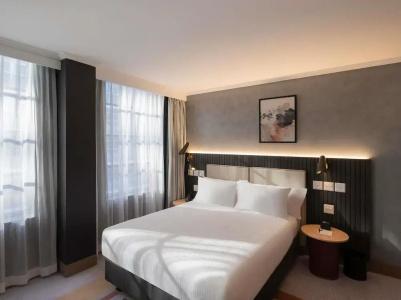 Travelodge Martin Place - 100