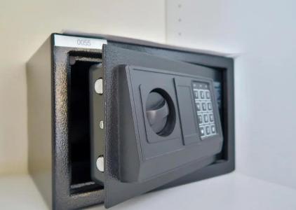 Adoma - 22