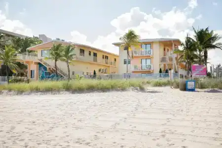 Windjammer Resort and Beach Club - 12