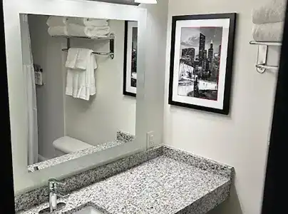 Ambassador Inn - 9