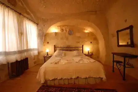 Traveller's Cave - 4