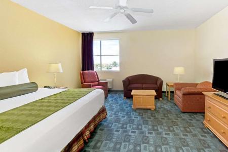 Baymont by Wyndham Miami Doral - 29