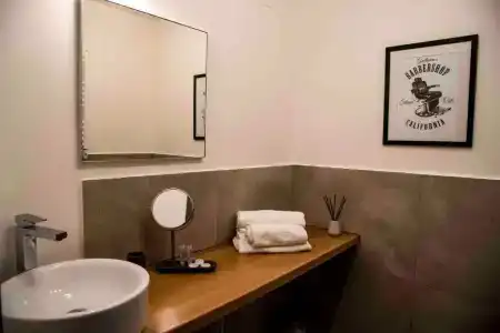 Bespoke Luxury Suites - 36