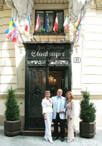 zur Wiener Staatsoper - 24