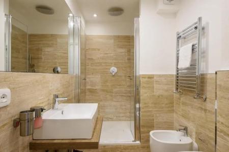 Regis Condo - 23