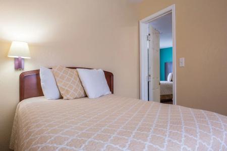 Pinn Road Inn and Suites Lackland AFB and Seaworld - 36