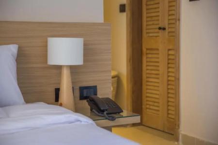 Redcon Suites - 208