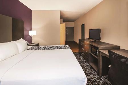 La Quinta Inn by Wyndham Indianapolis North at Pyramids - 31