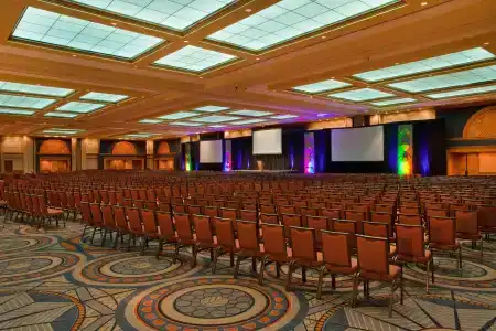 Sheraton Grand Chicago - 39
