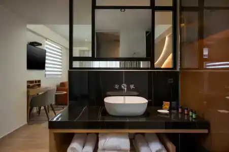 Hyperion City with Heated Pool - 7