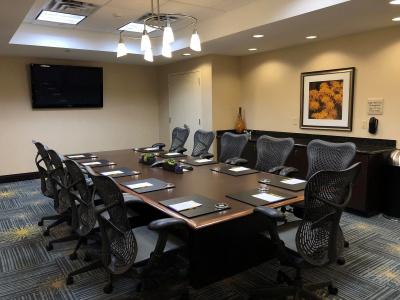 Hilton Garden Inn - 15