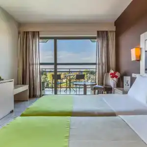 Kipriotis Hippocrates - Adults Only - 37