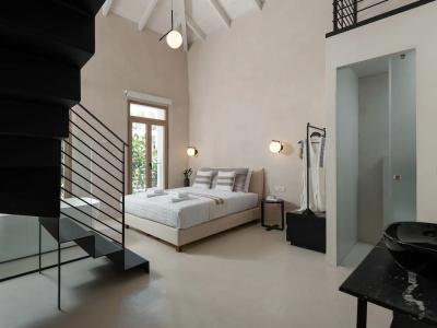 Sutor Chic Manor - 1