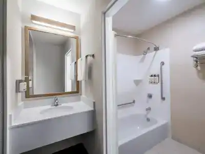 Fairfield Inn West - 41