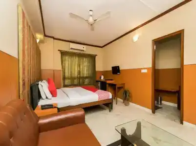 OYO 10890 Malik - 50