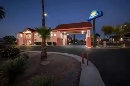 Days Inn by Wyndham Tucson Airport - 11