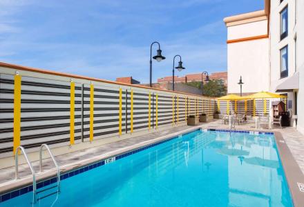 DoubleTree by Hilton Historic Savannah - 14