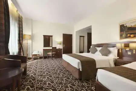 Howard Johnson Bur Dubai - 4