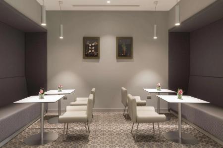 Hampton By Hilton Rome East - 18