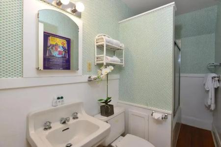 Wilburton Inn - 128