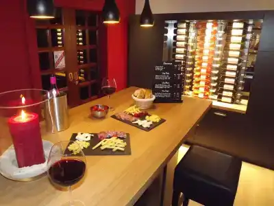 Hôtel Le Petit Castel - 10