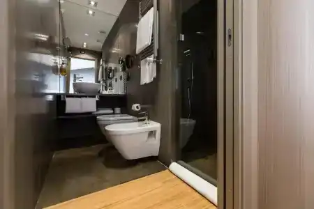 The Hub - 51