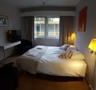 Holms Motel - 2